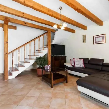 In Milotski Brijeg - Istrien 51829 Holiday home